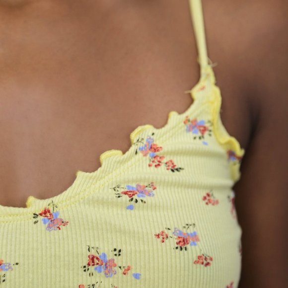 CUTE YELLOW 90'S LOVE CROP TOP - Picture 2 of 3